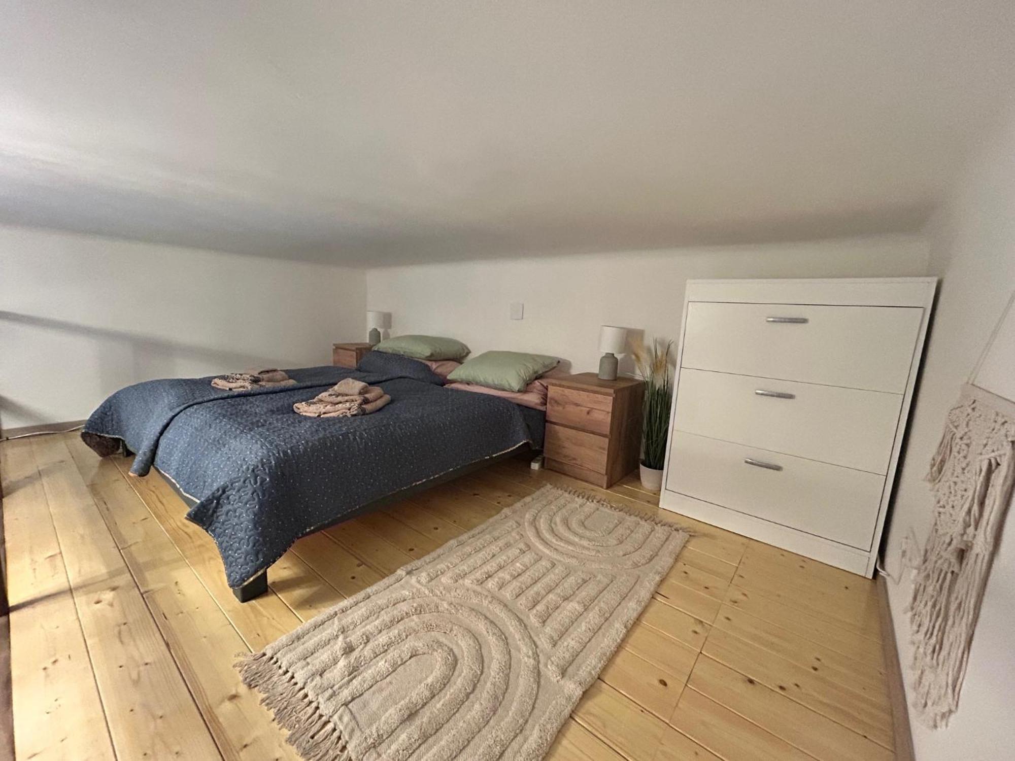 Crystalhome — Photos 1